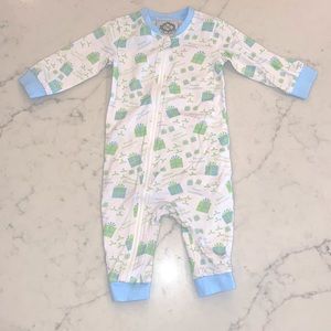 NWOT Cecil and Lou Blue Green Christmas Print Footless Onesie (9m)